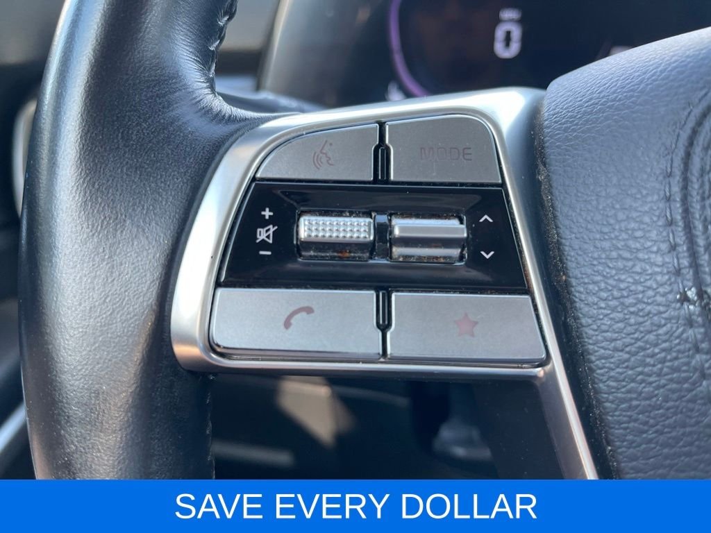 Used 2023 White Kia S image 20