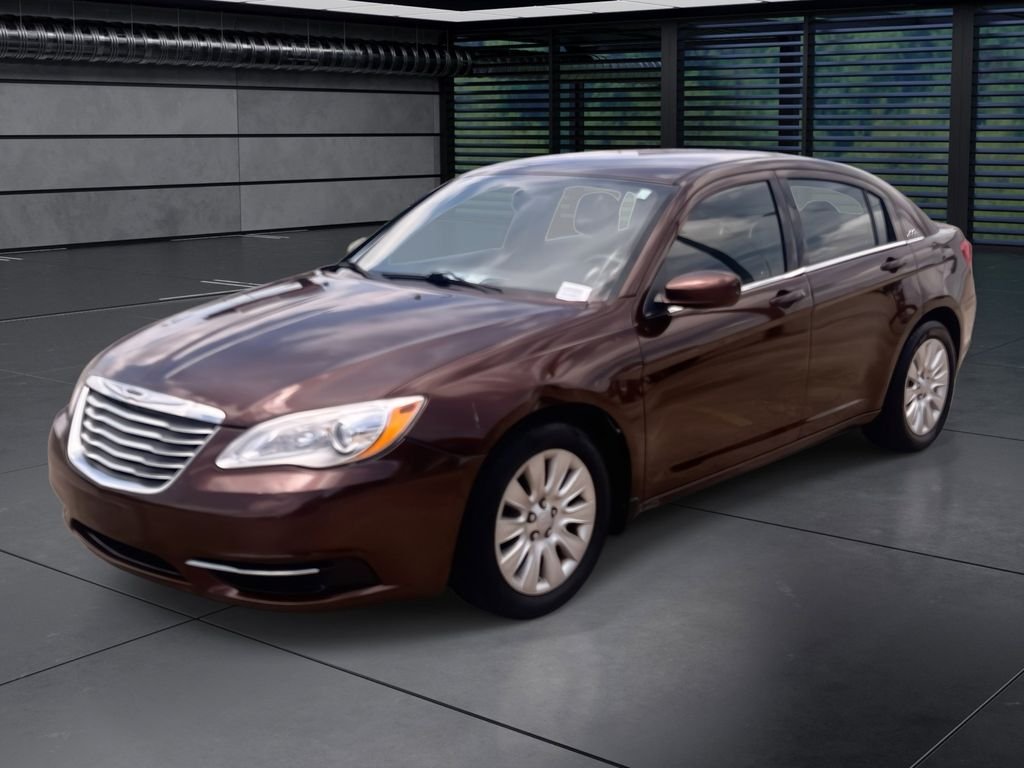 2013 Chrysler 200 LX's photo