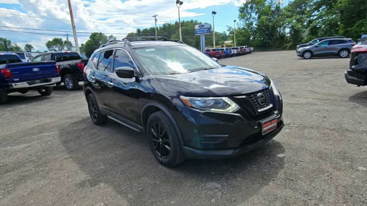 Used 2018 Nissan Rogue SV with VIN 5N1AT2MV5JC816999 for sale in Oakland, ME