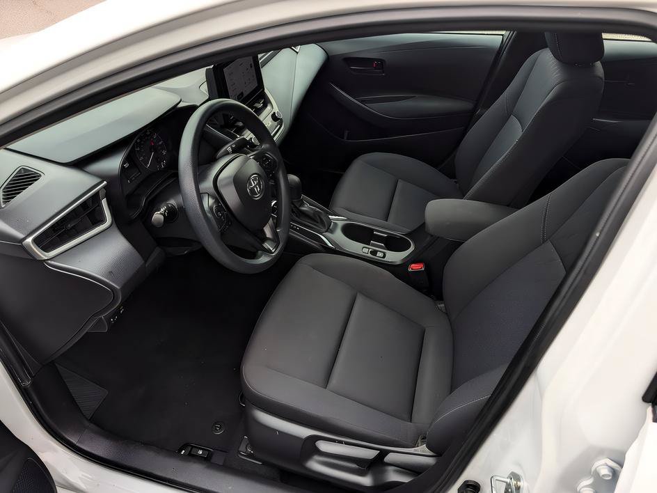 Used 2024 Ice Toyota LE image 10