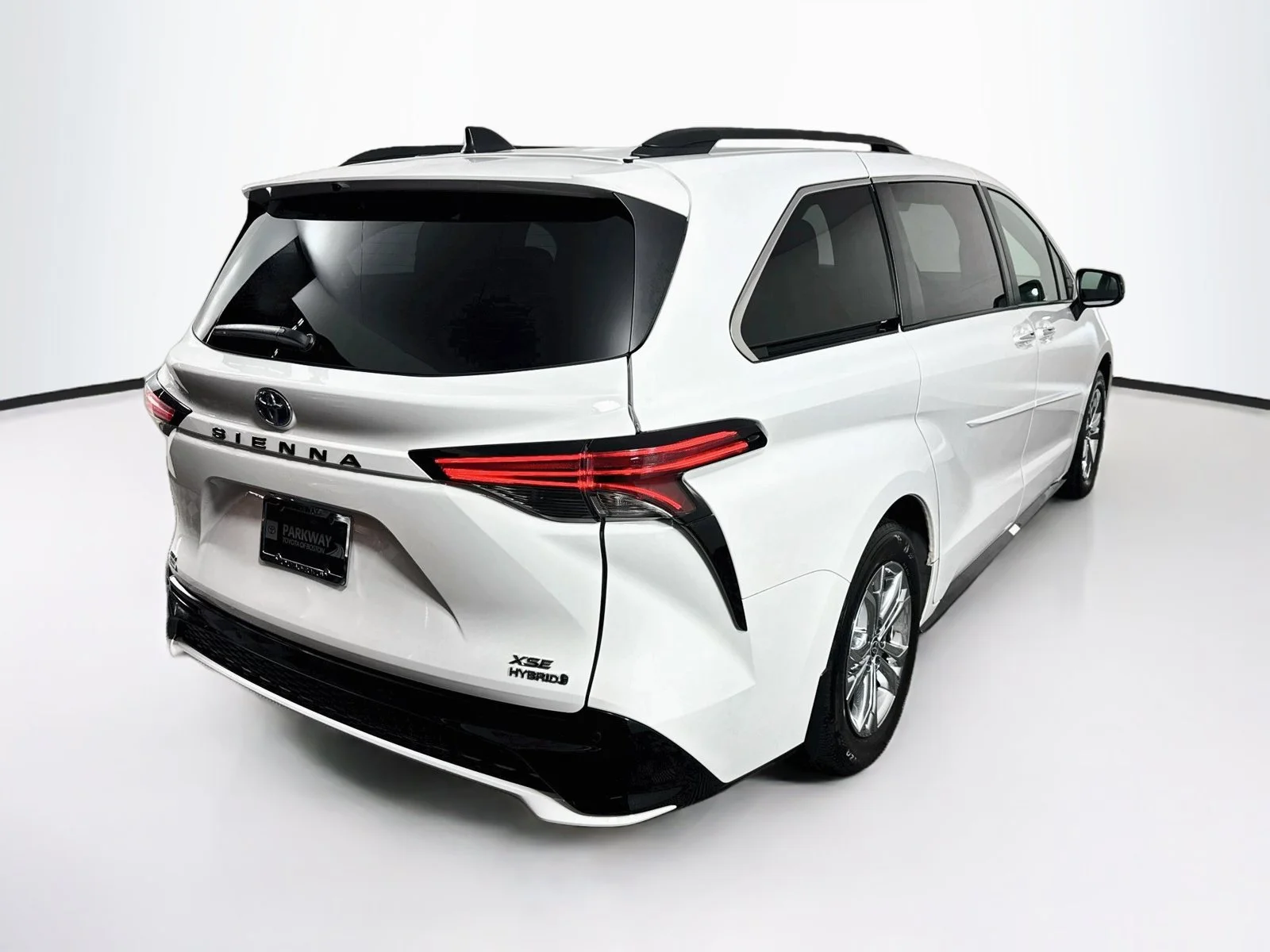 Used 2022 White Toyota XSE image 7