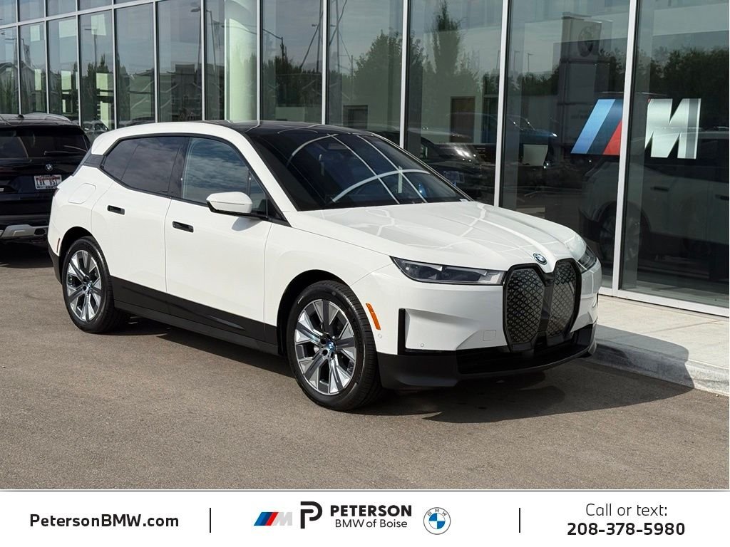Used 2024 White BMW xDrive50 image 7