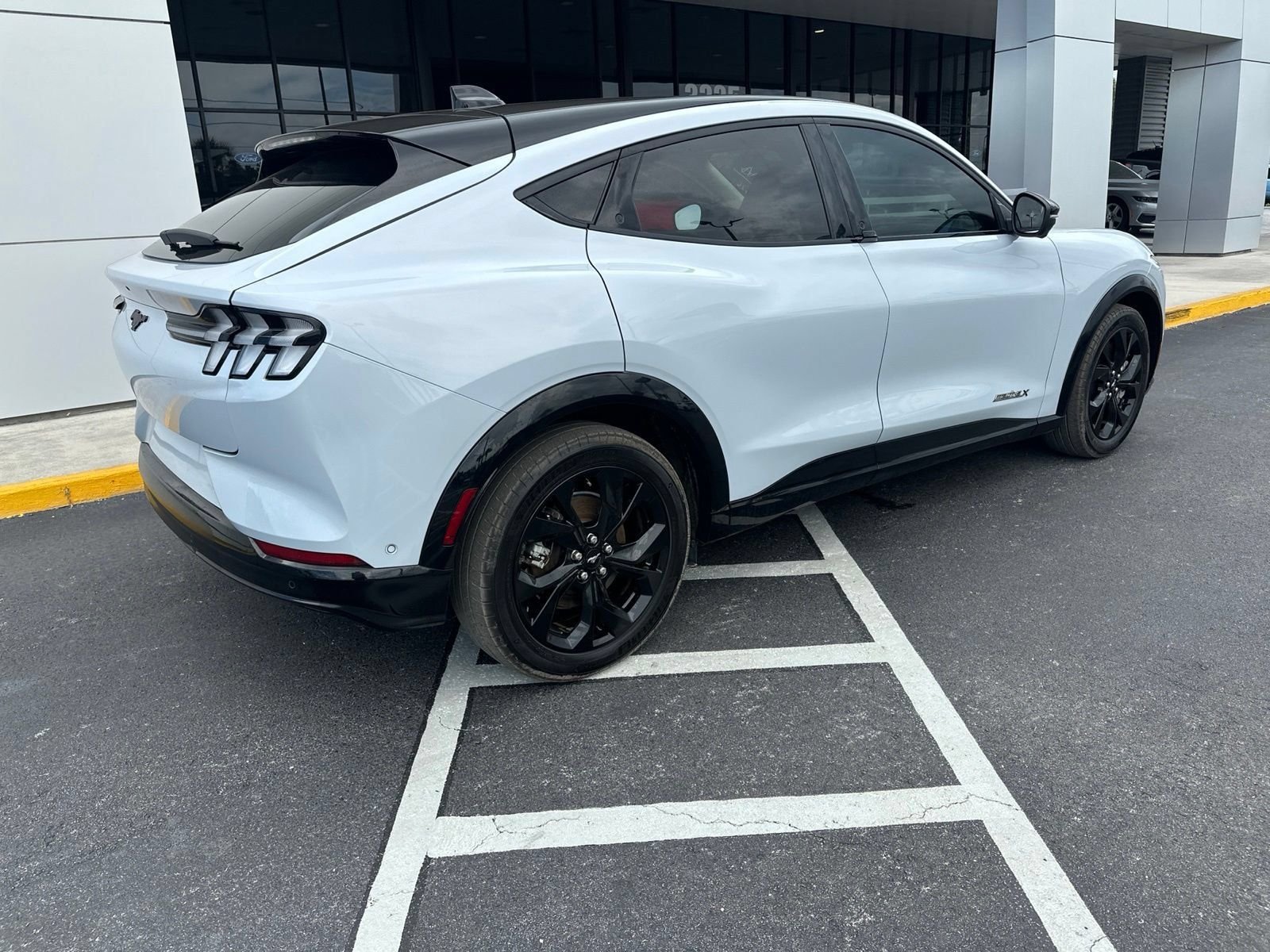 Used 2023 White Metallic Ford Premium image 3