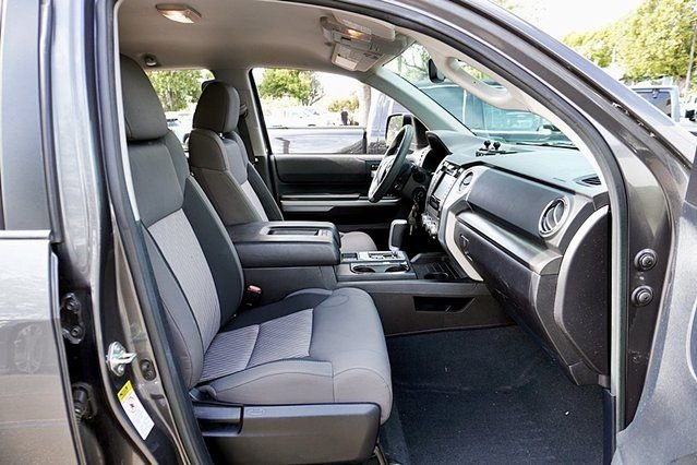 Used 2014  Toyota SR5 image 10