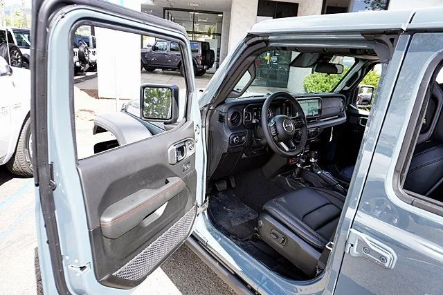 New 2026 Anvil Clear-Coat Exterior Paint Jeep Rubicon image 41