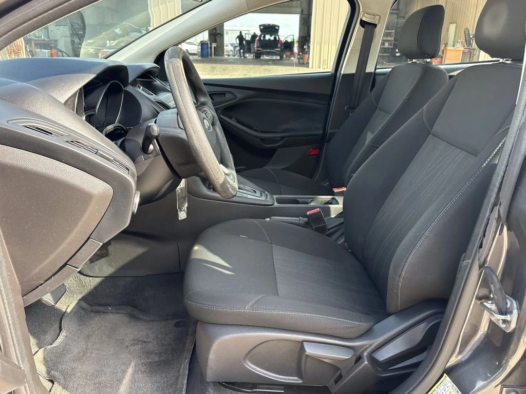 Used 2018 Magnetic Ford S image 12