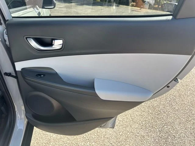 Used 2022 Silver Hyundai SEL image 21