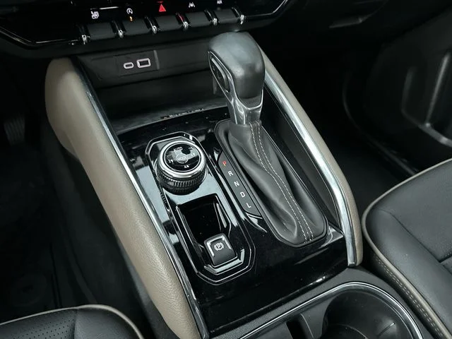 Used 2024 White GMC Denali image 20
