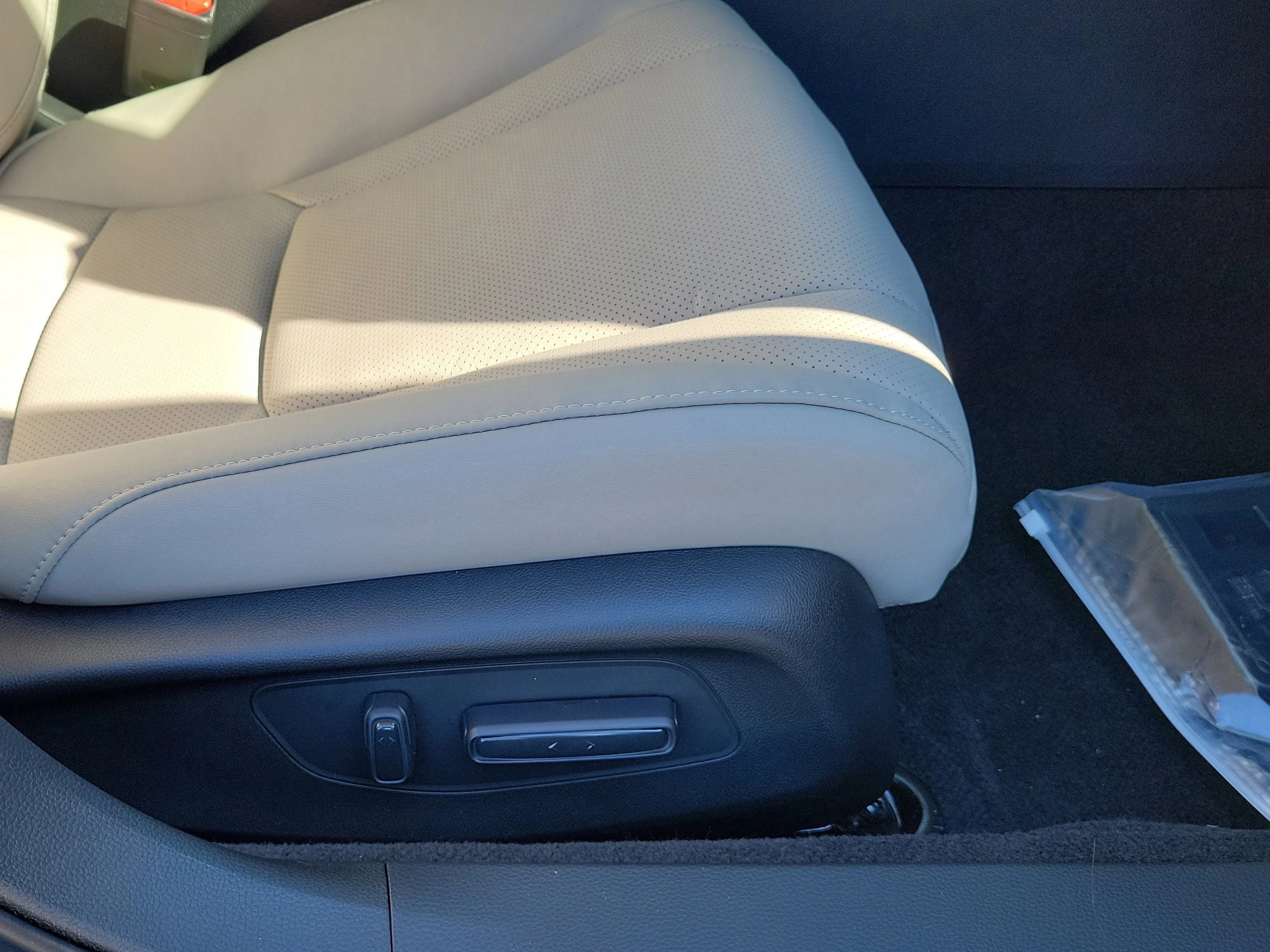 New 2026 Platinum White Pearl Honda Touring image 16