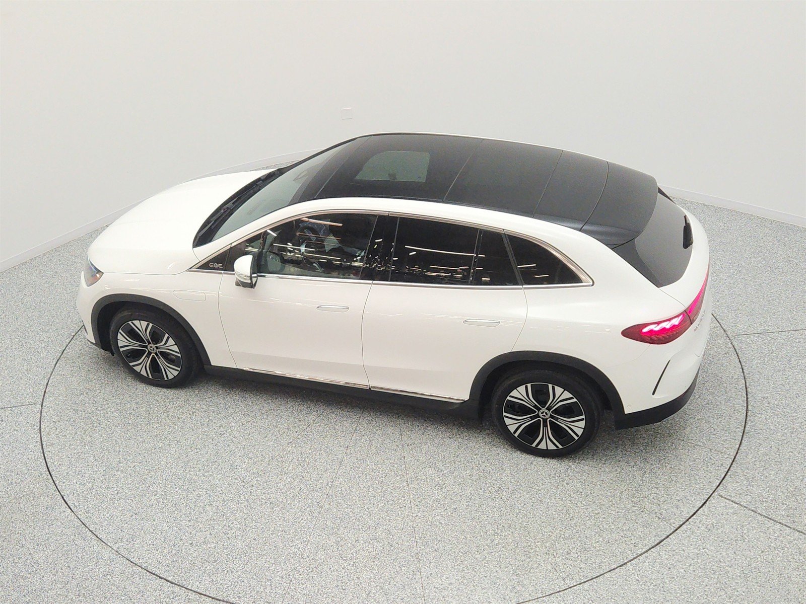 Certified Used 2026 Polar White Mercedes-Benz EQE 320+ SUV image 29