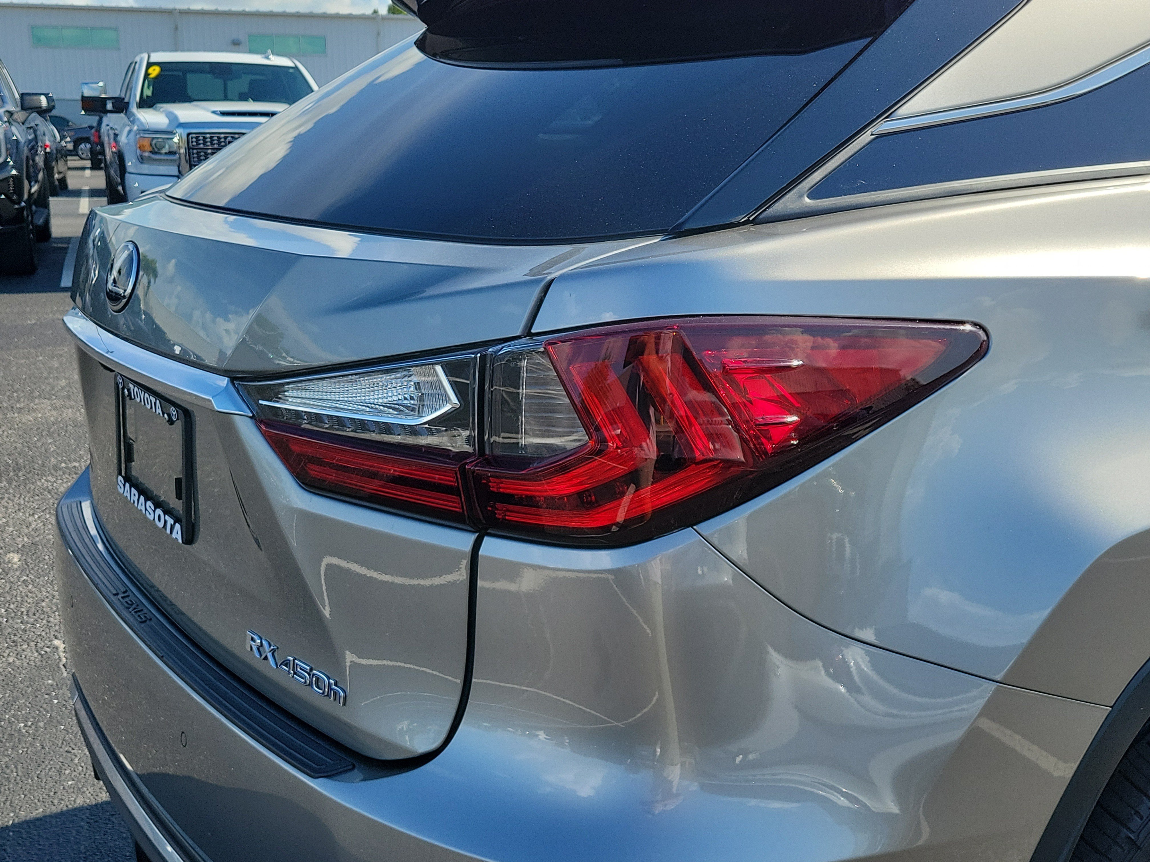 Used 2022 Silver Lexus 450h image 10