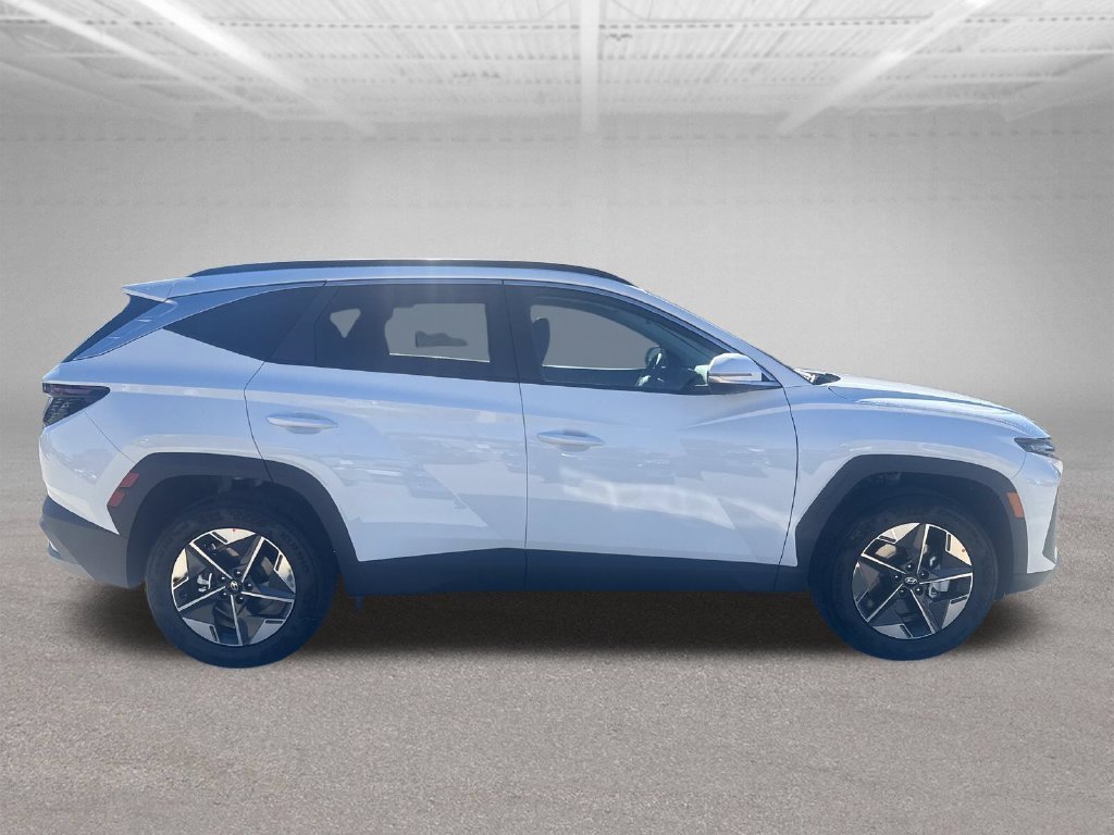 New 2026 White Hyundai SEL Premium image 6