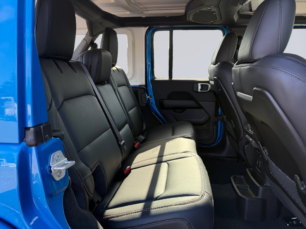 New 2027 Hydro Blue Pearl-Coat Paint Jeep Sahara image 18