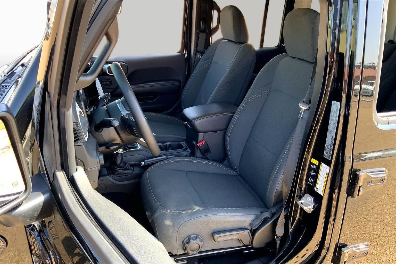Used 2025 Black Clearcoat Jeep Sahara image 8