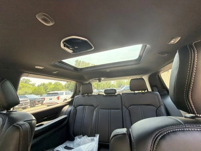 New 2026 High Gloss Black Exterior Paint Jeep Summit Obsidian image 16