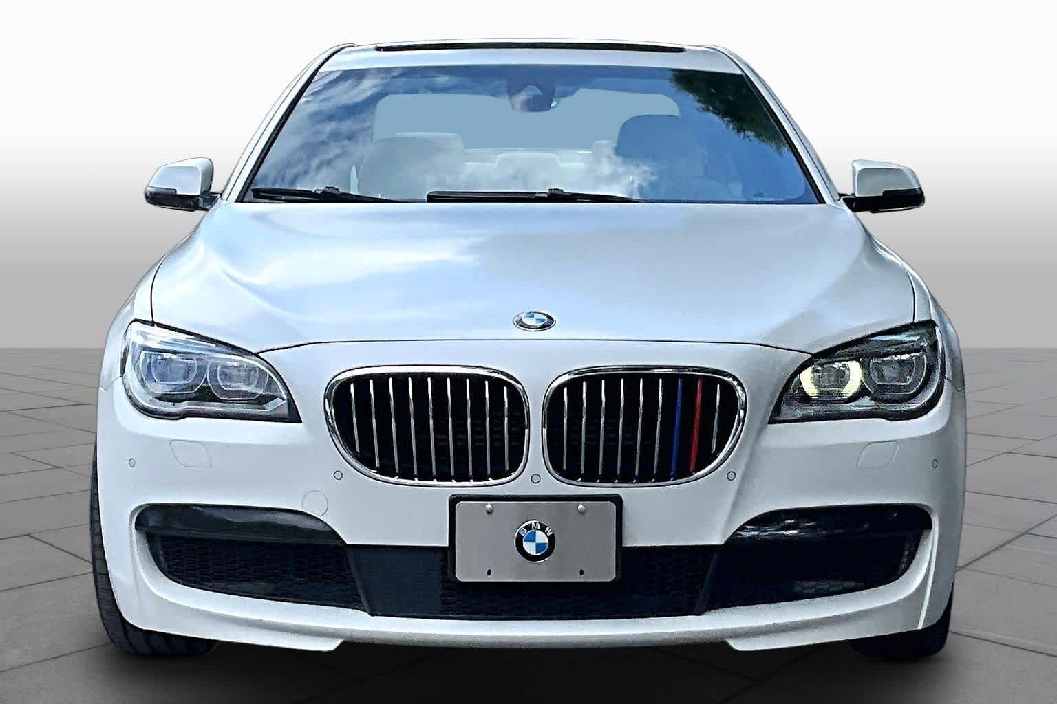 Used 2015  BMW 750Li xDrive image 3