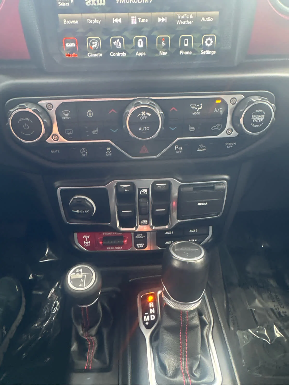 Used 2020 Billet Silver Clearcoat Metallic Jeep Rubicon image 59