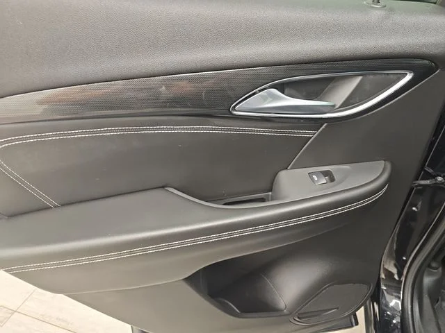 Used 2022 Ebony Twilight Metallic Buick Preferred image 18