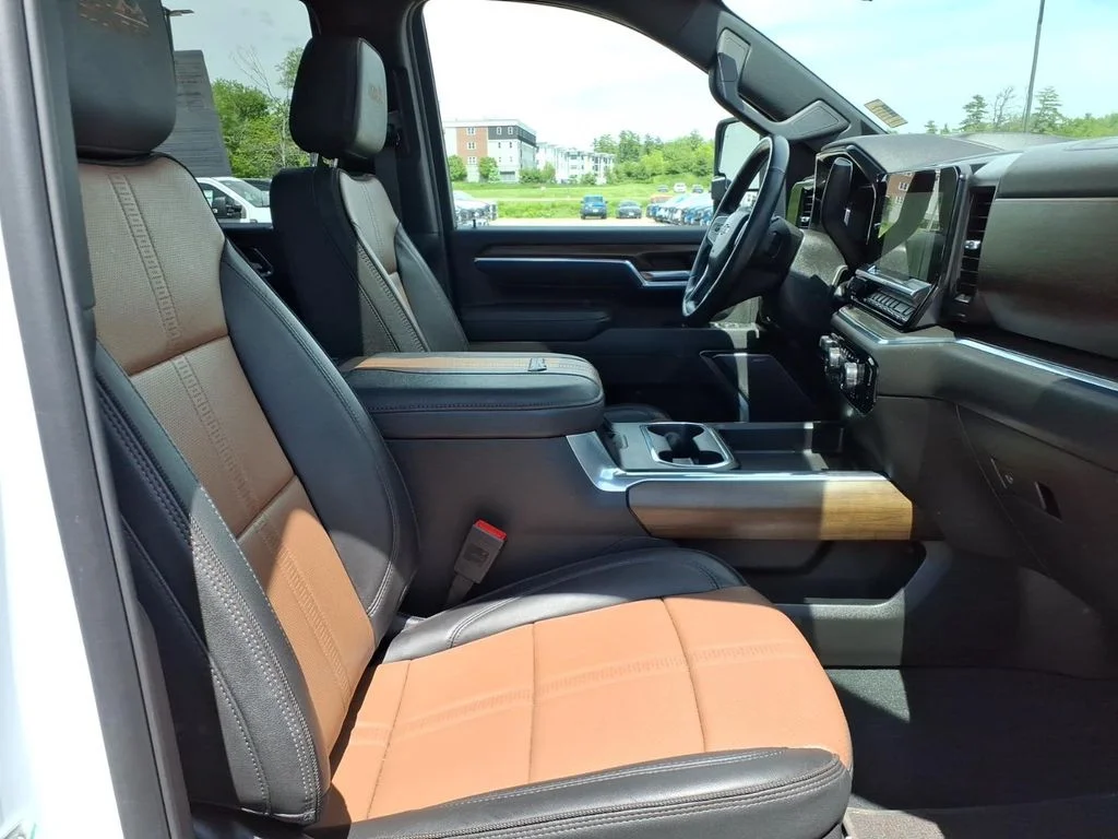 Used 2025 Beige Chevrolet High Country image 10