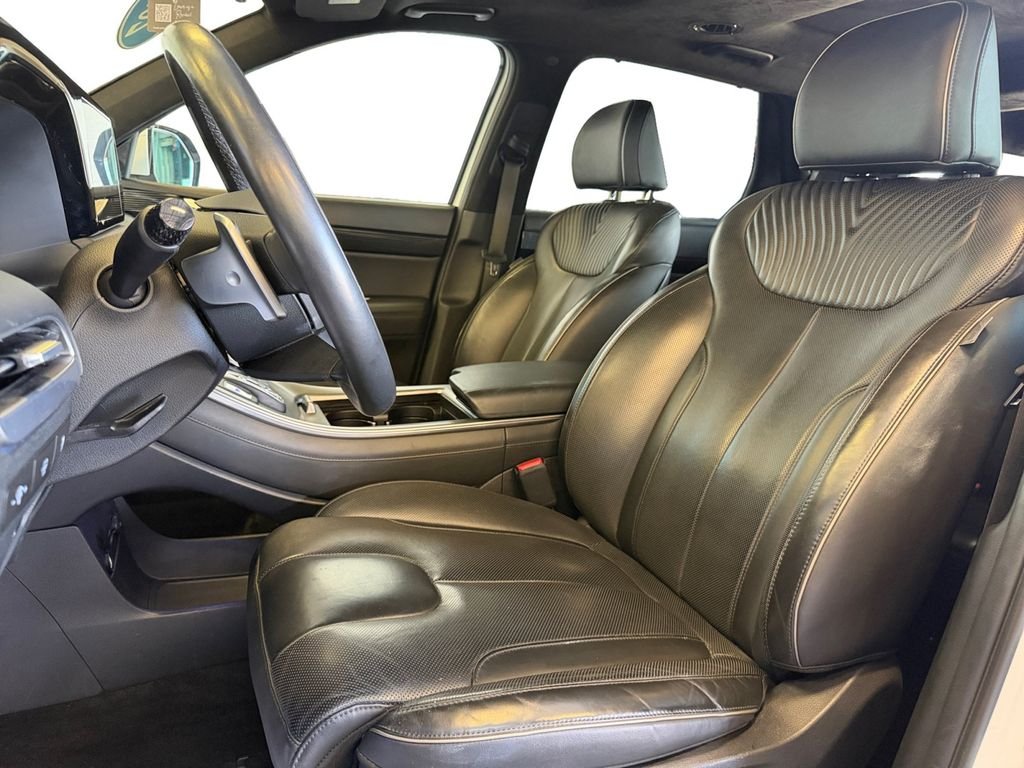 Used 2024 White Hyundai Calligraphy image 27