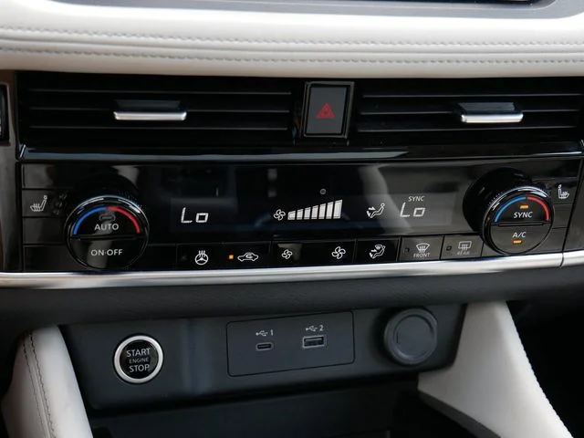 Used 2023 Pearl White Nissan SL image 22