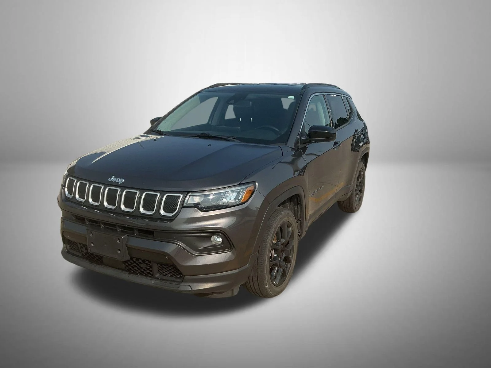Used 2022 Gray Jeep Latitude Lux image 1