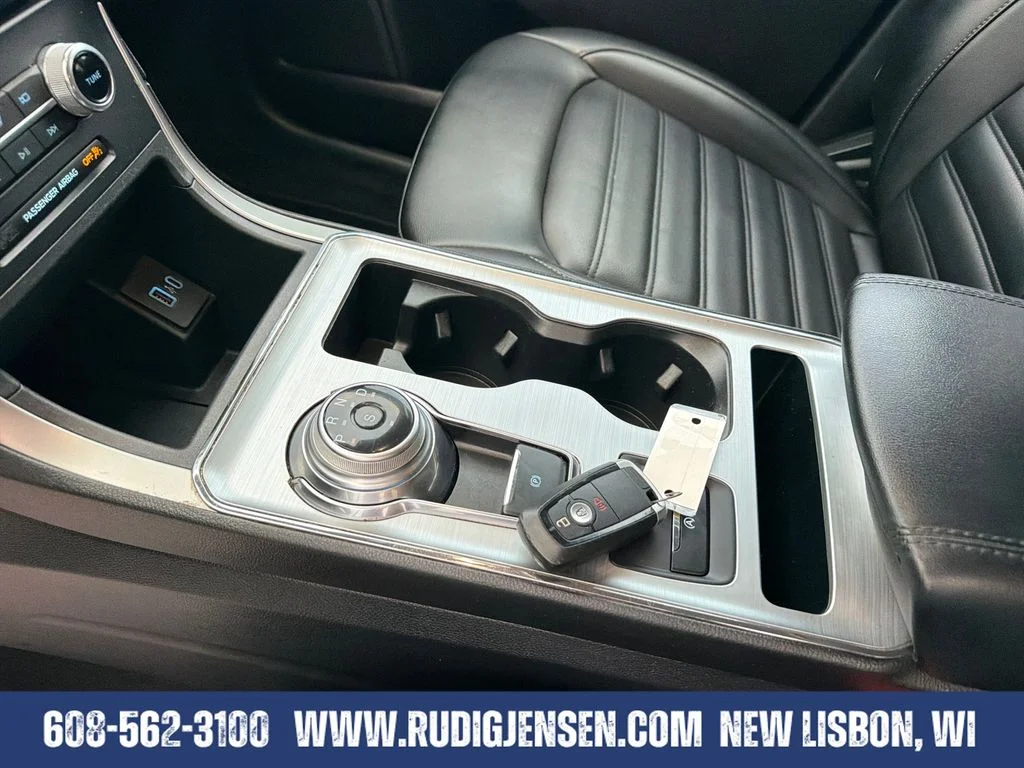 Used 2022 Silver Ford SEL image 22