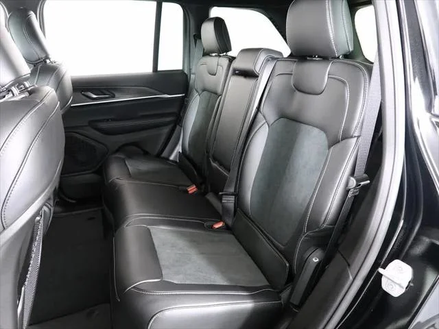 2026 Jeep Grand Cherokee Laredo - Photo 17