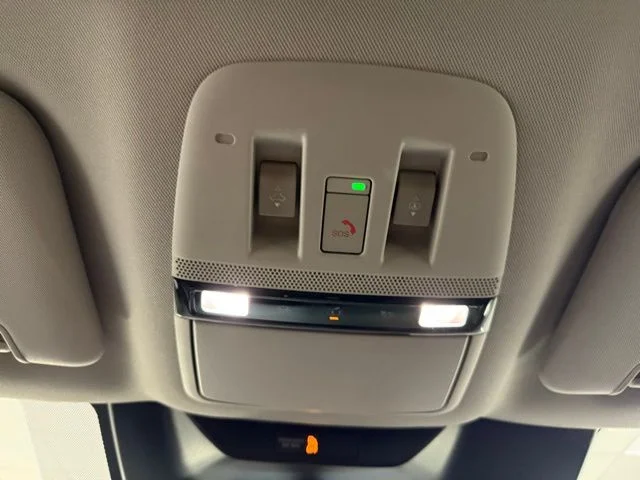 New 2025 Everest White TriCoat Nissan SL image 21