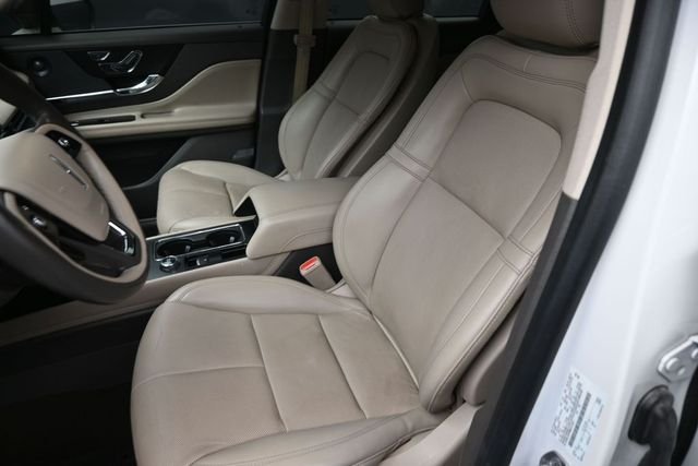 Used 2021 White Lincoln Reserve image 33