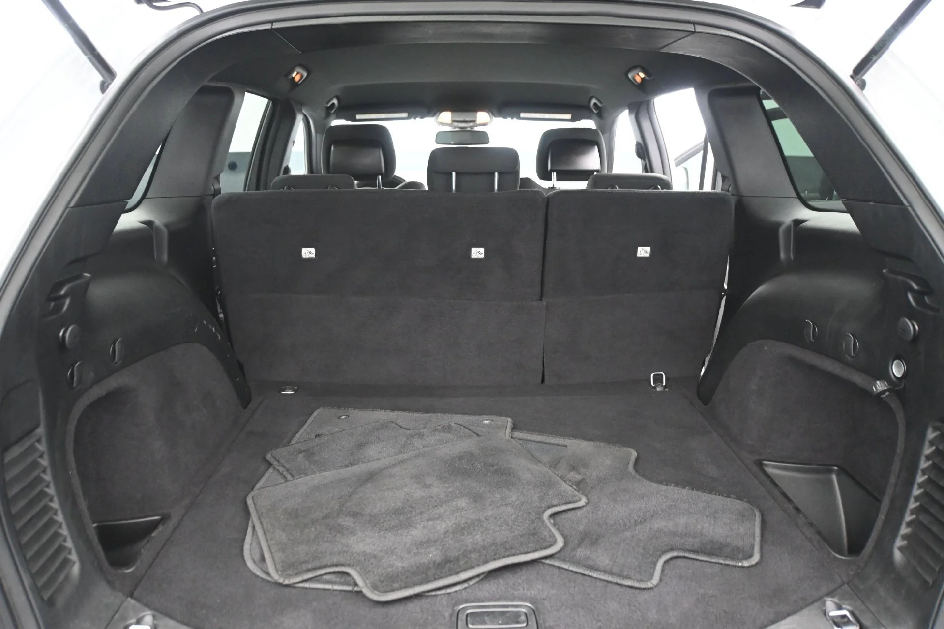 Used 2015 Bright White Clearcoat Jeep Laredo image 15