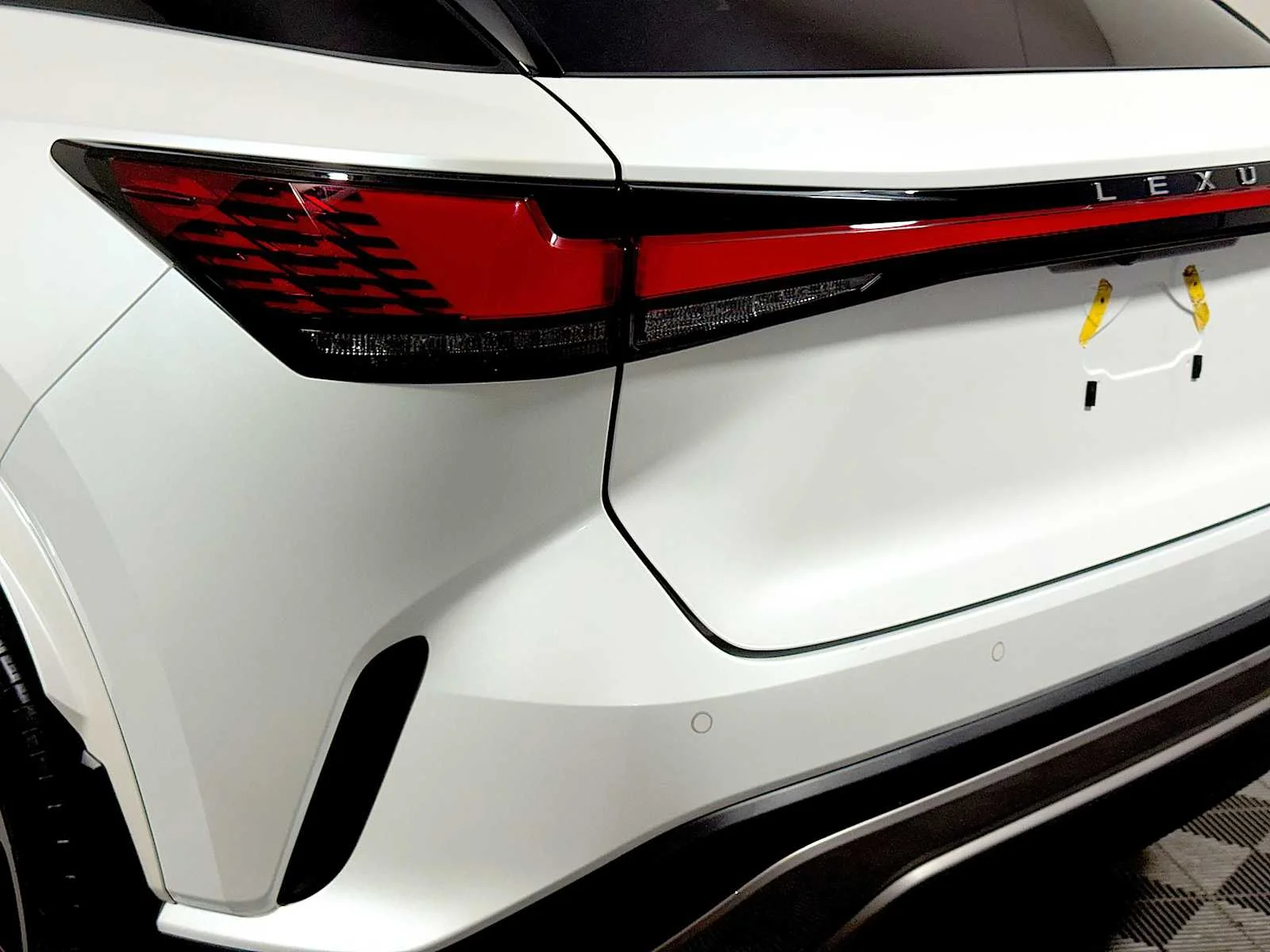 Used 2023 Eminent White Pearl Lexus Premium image 26