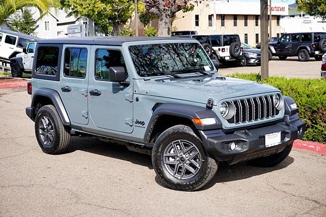 New 2026 Anvil Clearcoat Jeep Sport S image 3