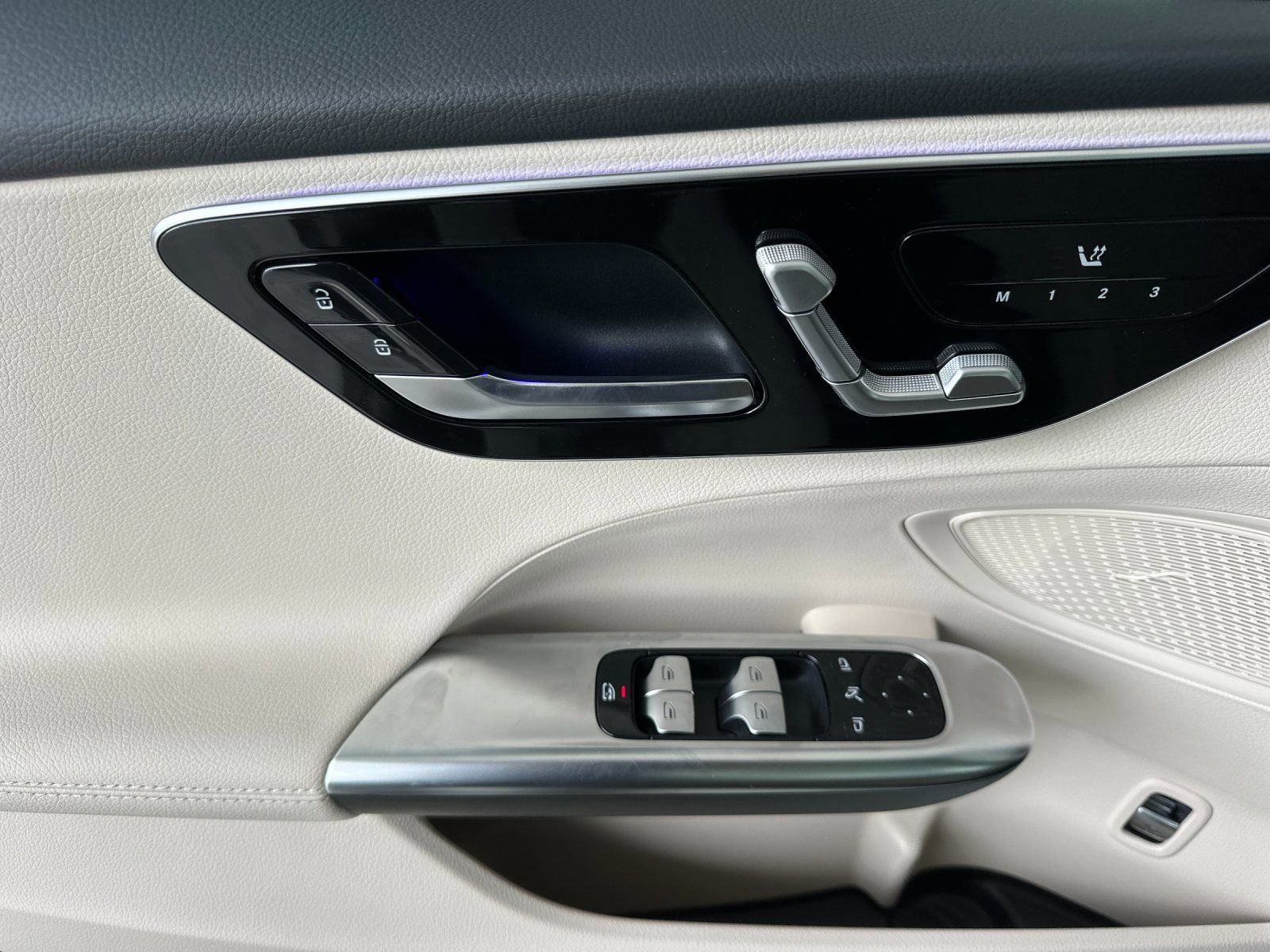 New 2026 Polar White Mercedes-Benz C 300 image 14