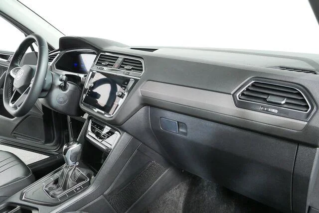 Certified Used 2024 Platinum Gray Metallic Volkswagen SE image 23