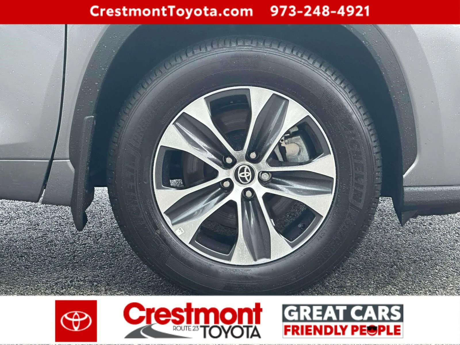 Used 2025 Heavy Metal Toyota XLE image 6
