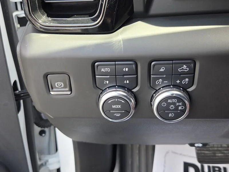 Used 2022 Summit White GMC AT4 image 29