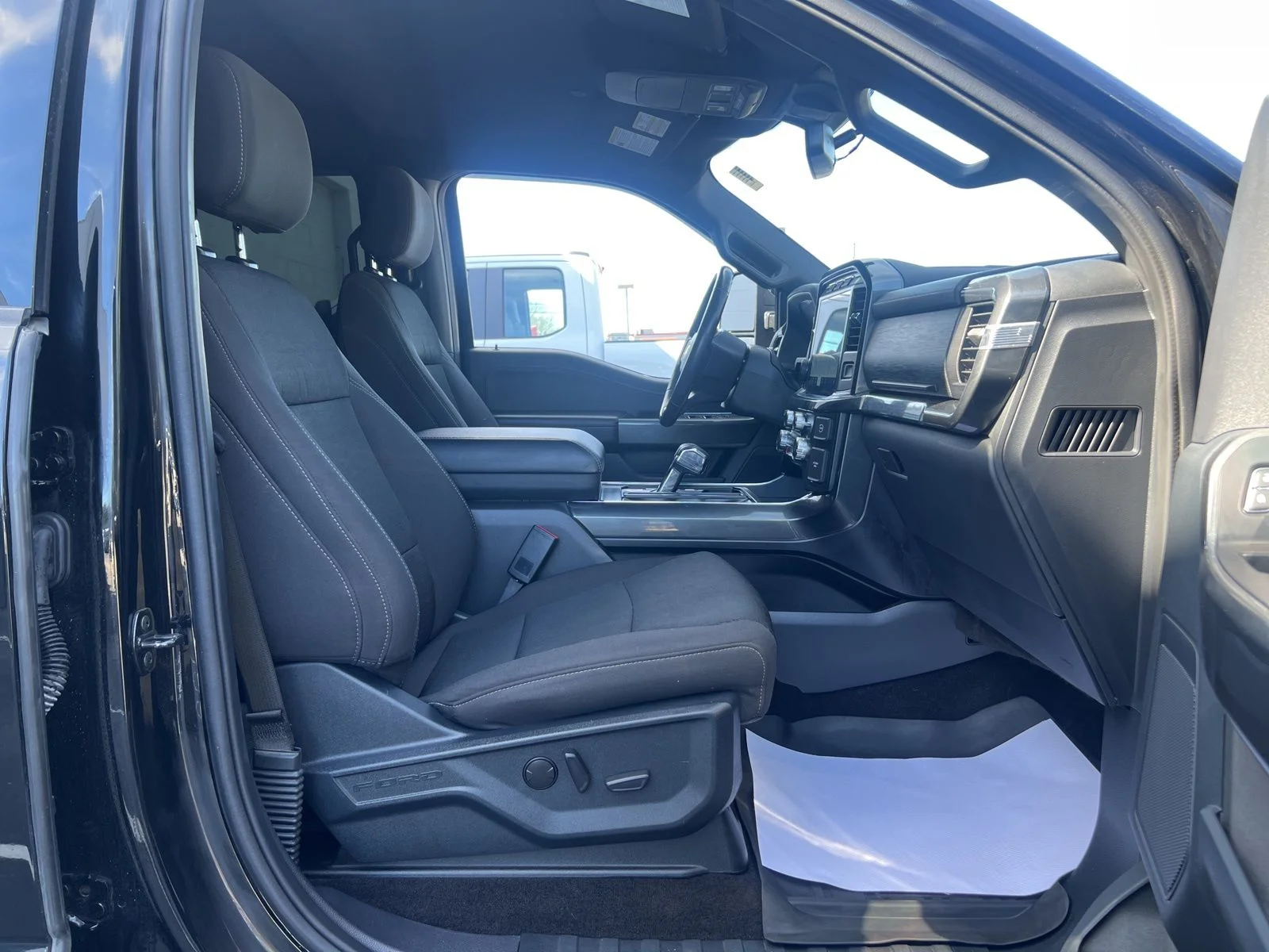 Used 2022 Black Metallic Ford XLT image 33