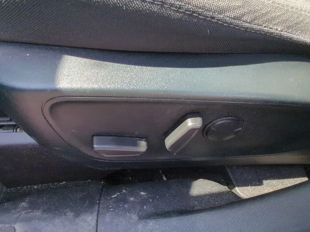 Used 2022 Blue Ford SE image 10