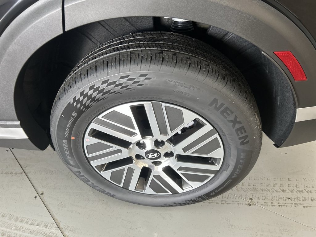 New 2026 Abyss Black Hyundai SEL 7P image 33