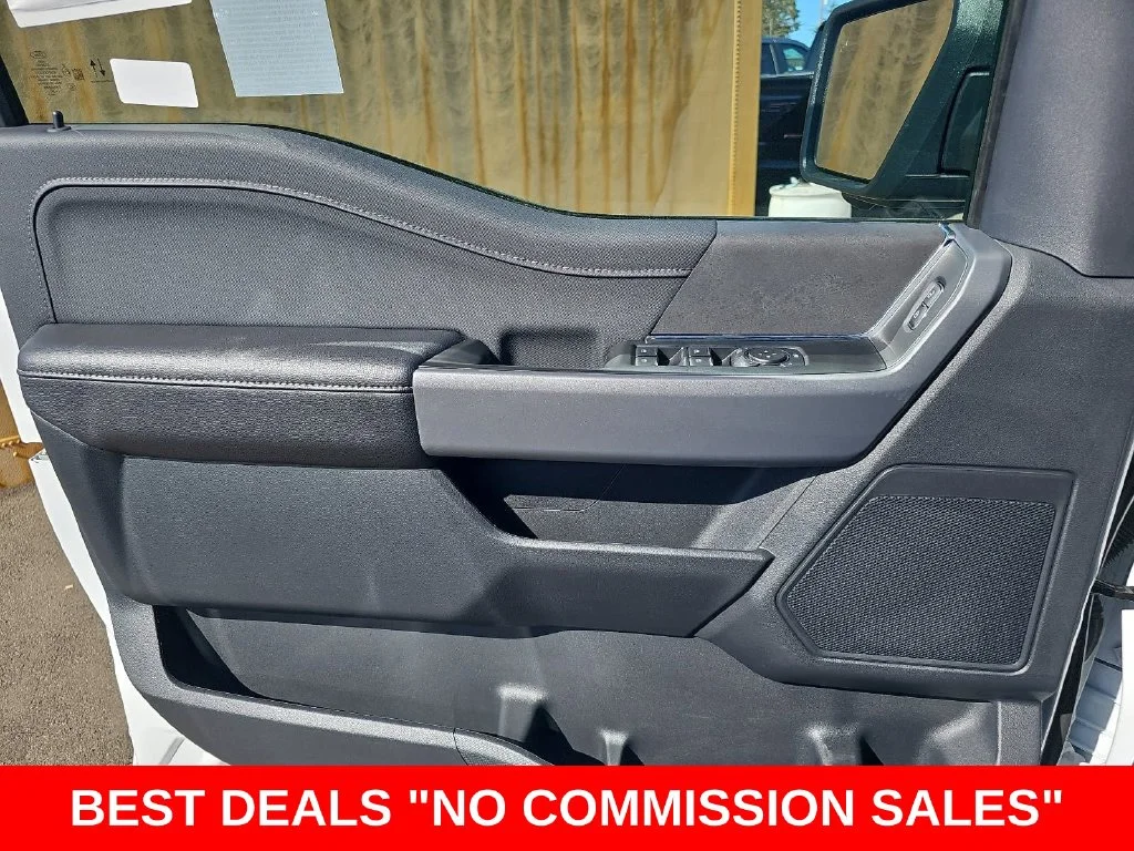 New 2026 Oxford White Ford XLT image 27