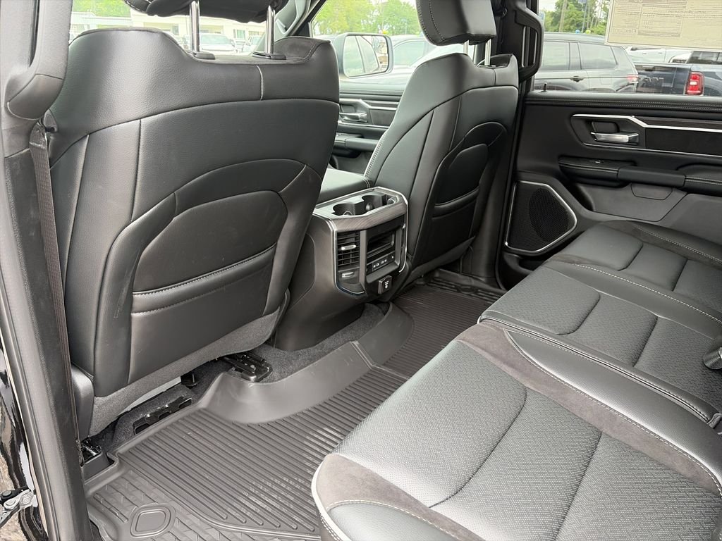 New 2026 Diamond Black Crystal Pearl-Coat Exterior Paint Ram Laramie image 28