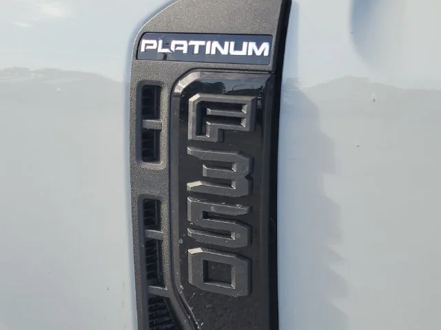 New 2026 Avalanche Ford Platinum image 9