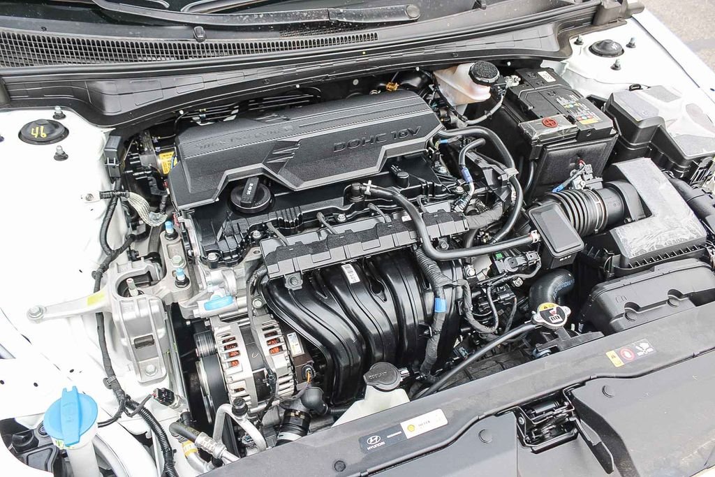Certified Used 2025 White Hyundai SEL Sport image 29