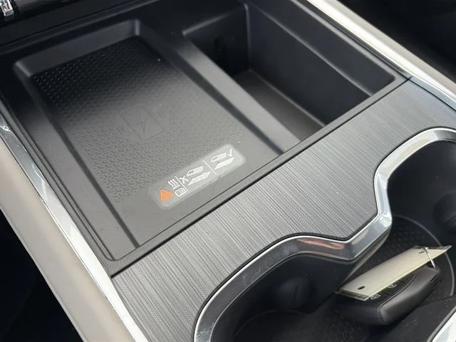 New 2026 White GMC Elevation image 18