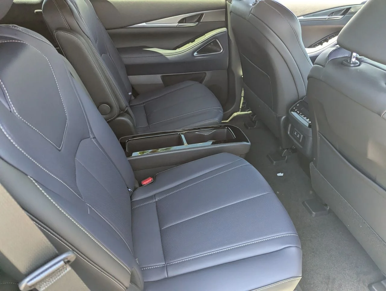 New 2027 HARBOR GRAY INFINITI Sport AWD image 25
