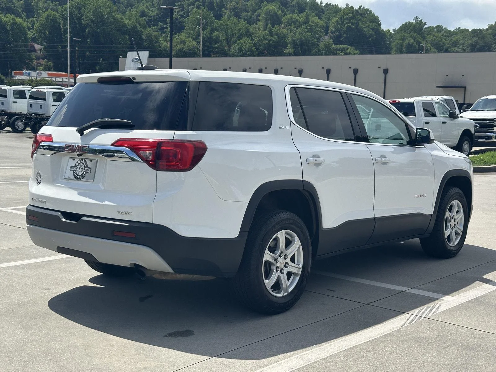 Used 2019 Summit White GMC SLE image 7