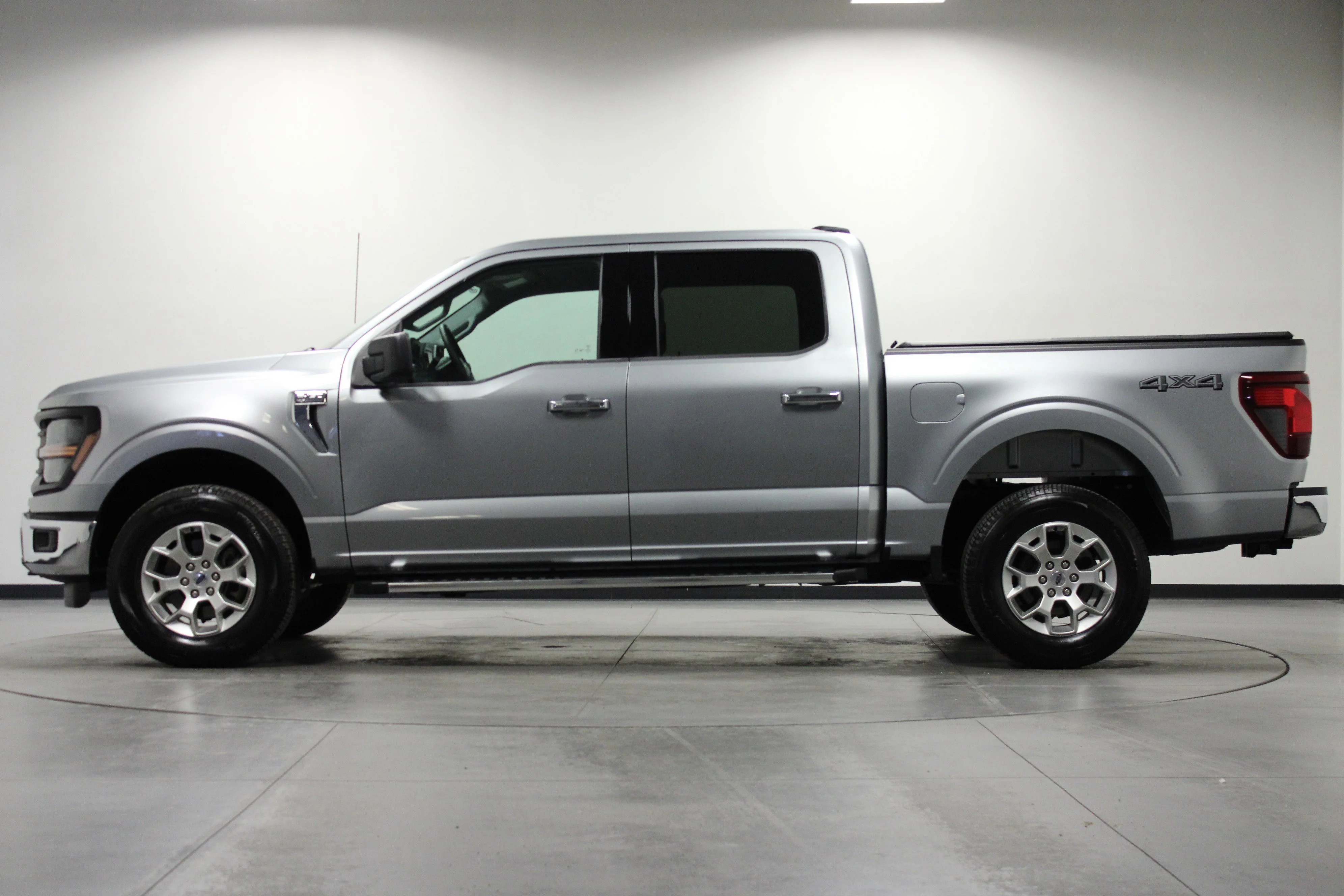 Used 2025 Iconic Silver Metallic Ford XLT image 7