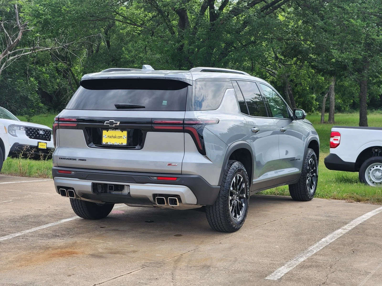Used 2025 Gray Chevrolet Z71 image 4