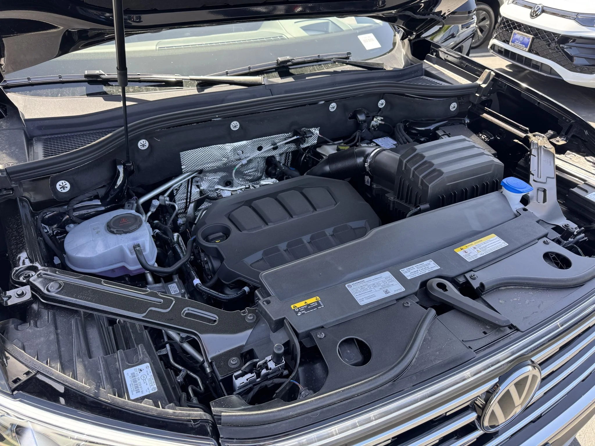 New 2026 Deep Black Pearl Volkswagen 2.0T SEL image 34